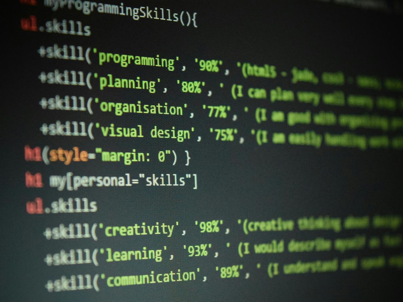 85% dintre programatori folosesc AI, însă abilitățile umane contează mai mult ca oricând